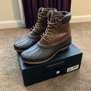 Size 12 Tommy HilfigerMen’s Colins 2 waterproof duck boots